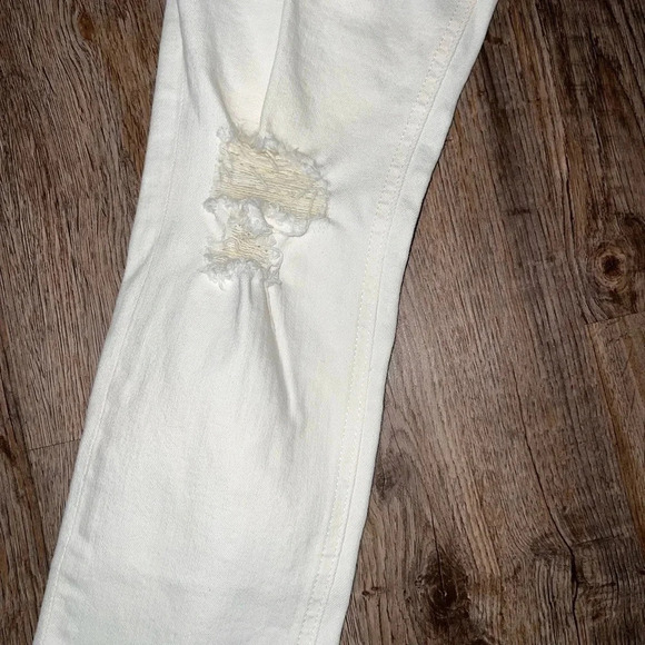 EXPRESS • Distressed Cropped Jeans - Picture 3 of 8